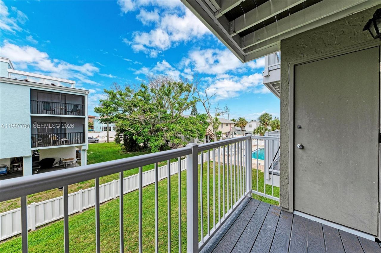 3400 6th Ave , Unit 6, Bradenton Beach, FL 34217 Photo