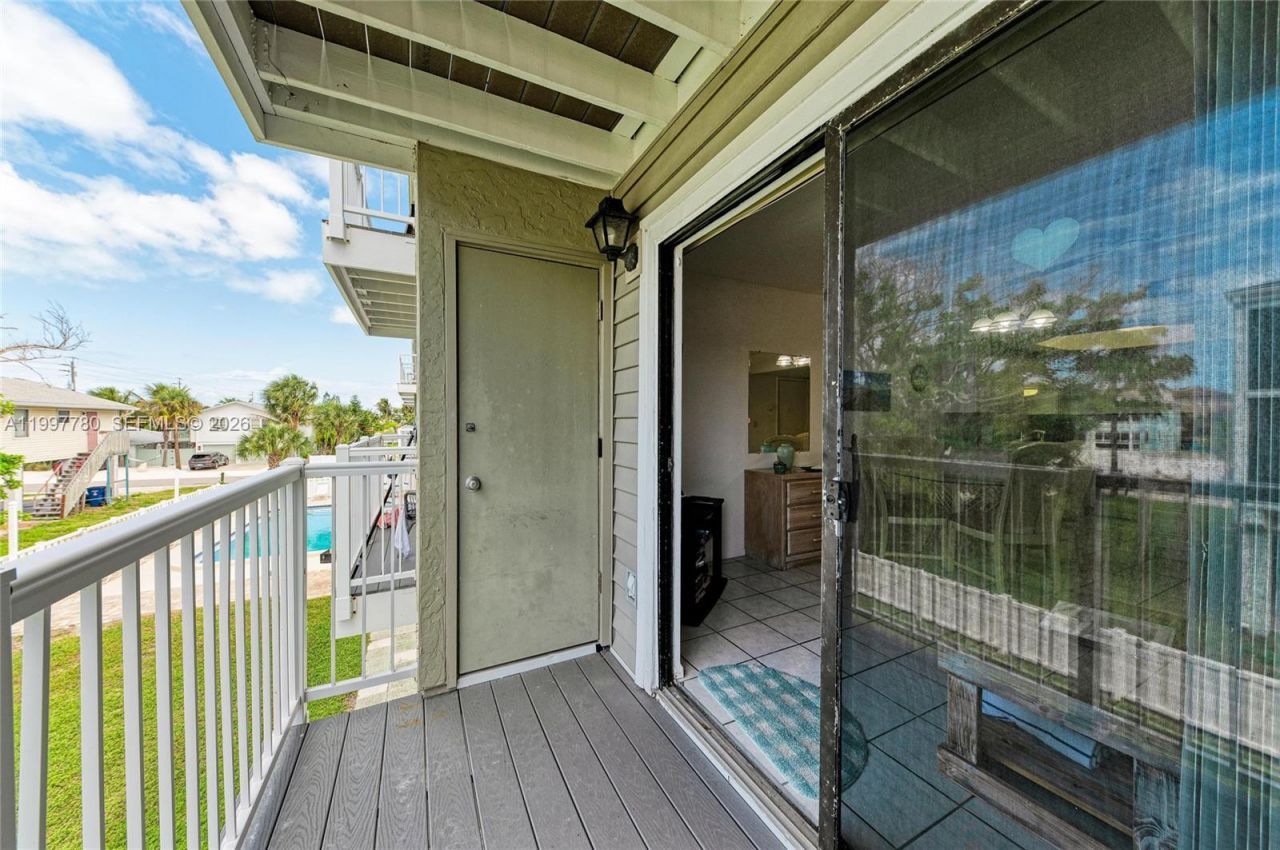 3400 6th Ave , Unit 6, Bradenton Beach, FL 34217 Photo