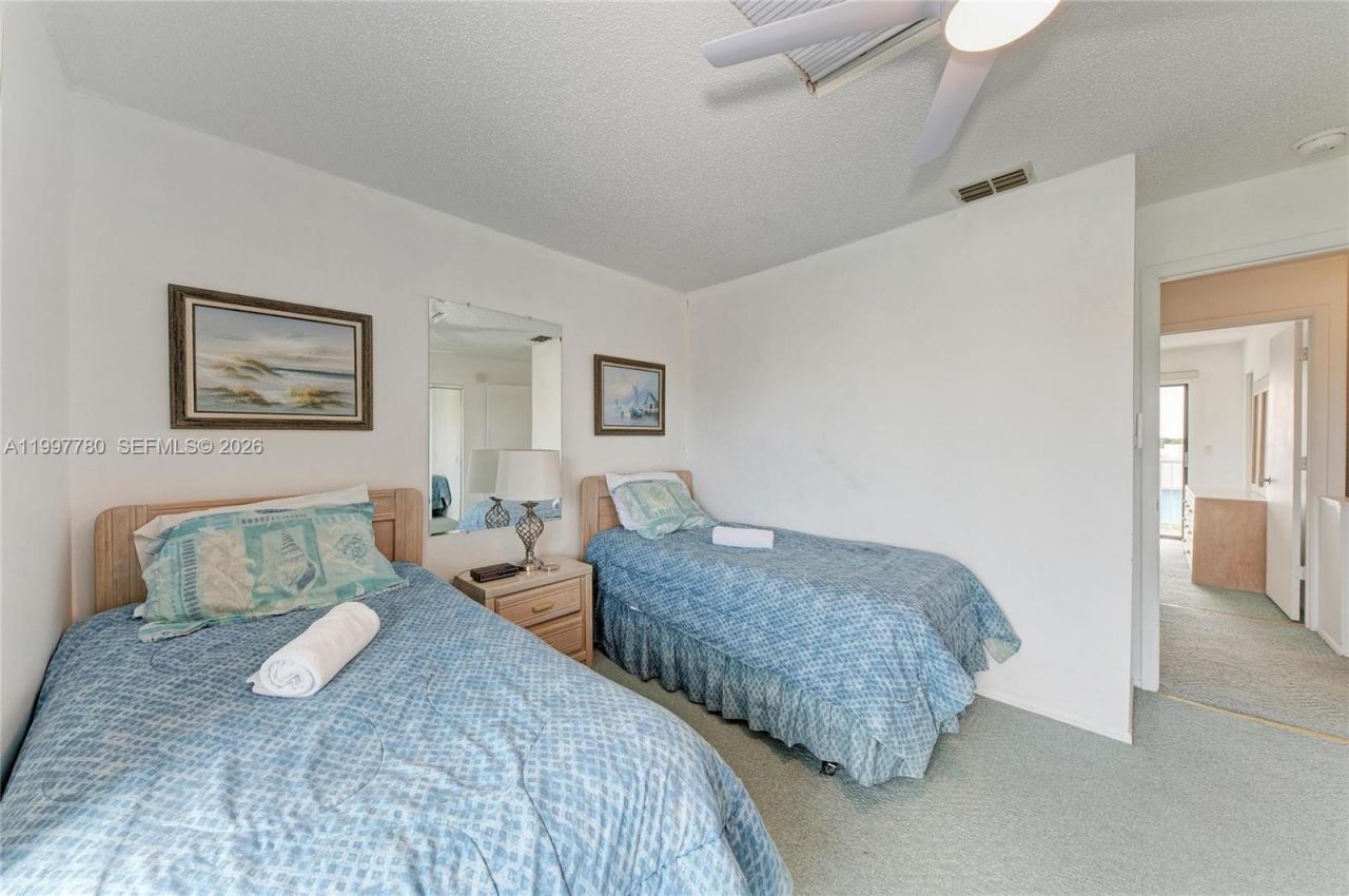 3400 6th Ave , Unit 6, Bradenton Beach, FL 34217 Photo