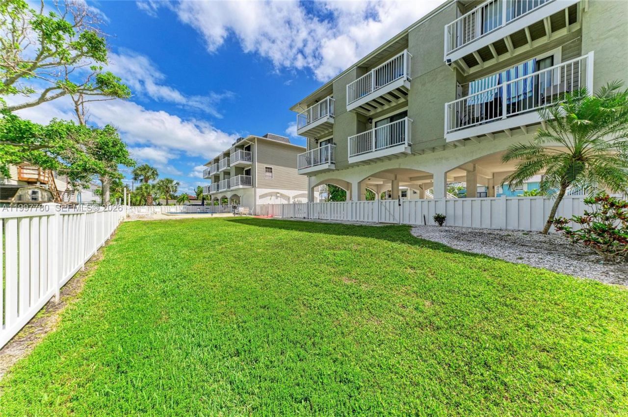 3400 6th Ave , Unit 6, Bradenton Beach, FL 34217 Photo