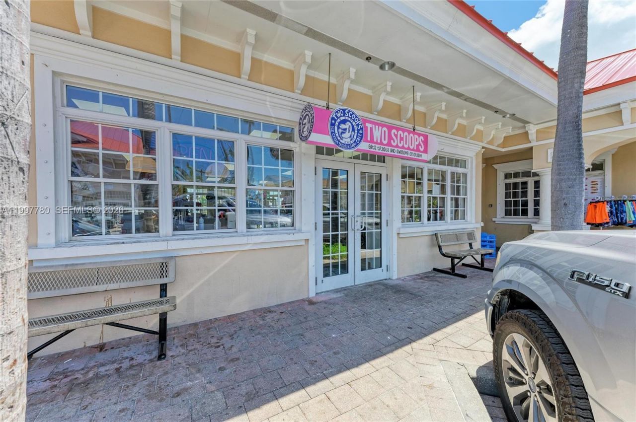 3400 6th Ave , Unit 6, Bradenton Beach, FL 34217 Photo