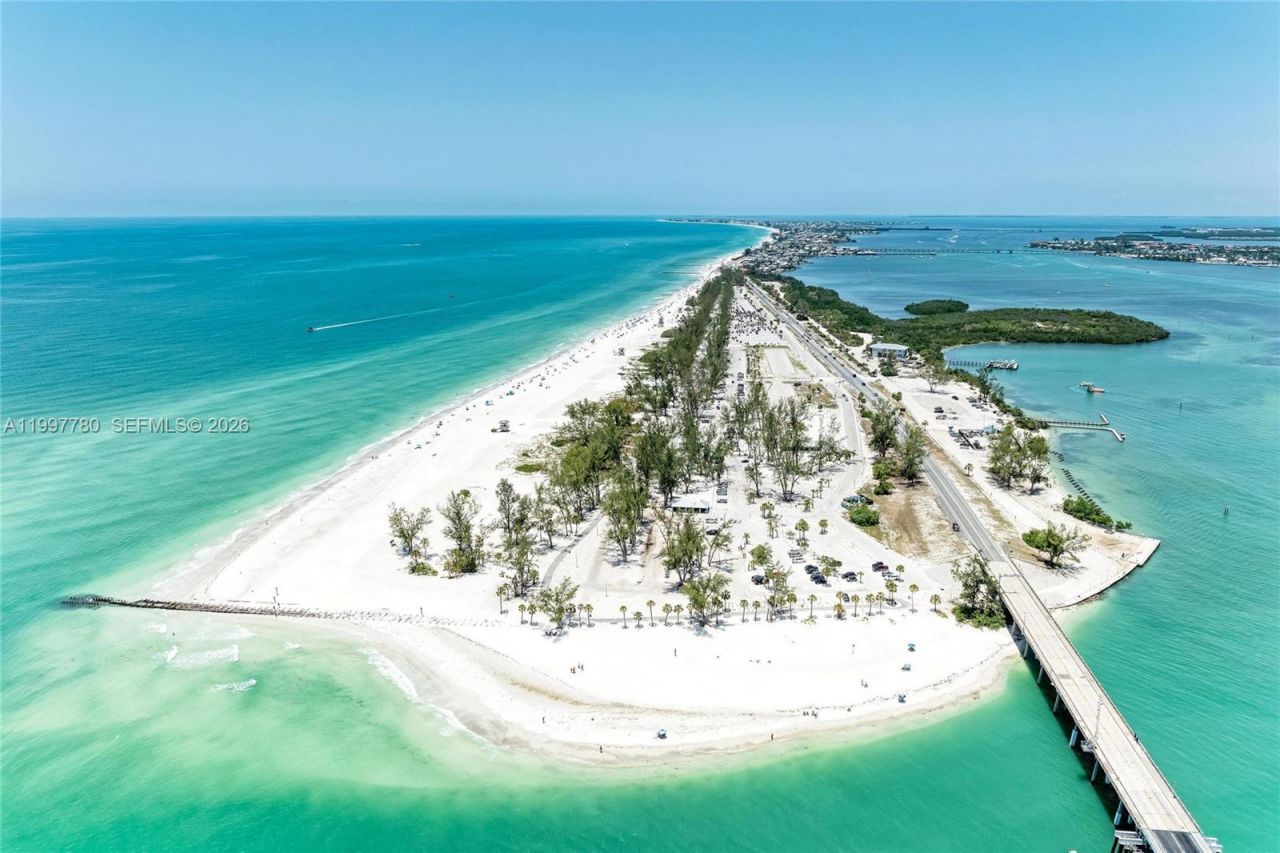 3400 6th Ave , Unit 6, Bradenton Beach, FL 34217 Photo