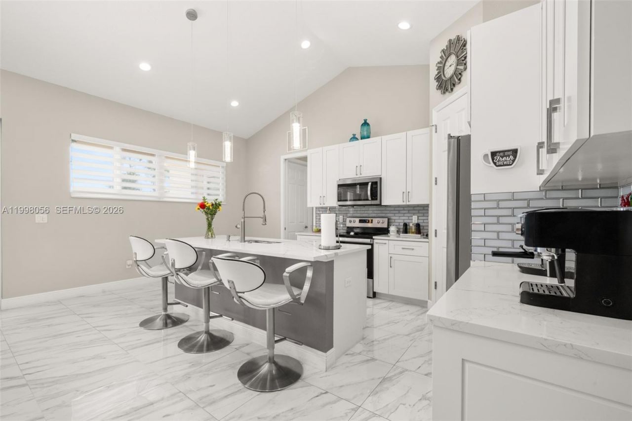 2009 Flower , Sebring, FL 33875 Photo