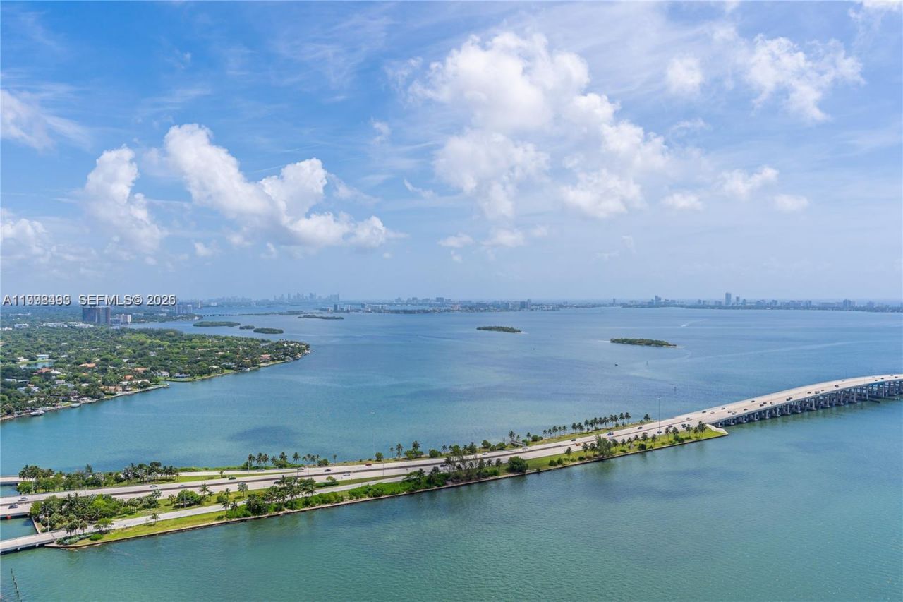 3131 NE 7th Ave, Unit 4202, Miami, FL 33137 Photo