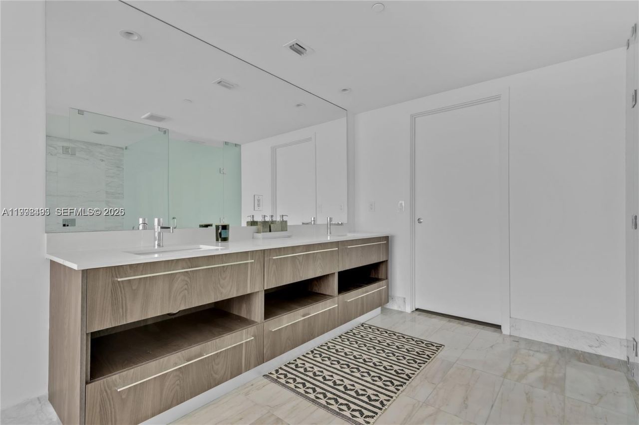 3131 NE 7th Ave, Unit 4202, Miami, FL 33137 Photo