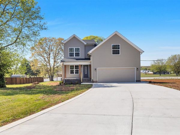 98 Country Club Boulevard , Russellville, KY 42276