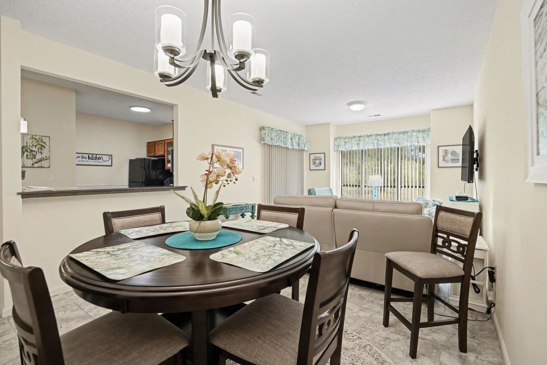 601 Indian Wells Ct. Photo 8