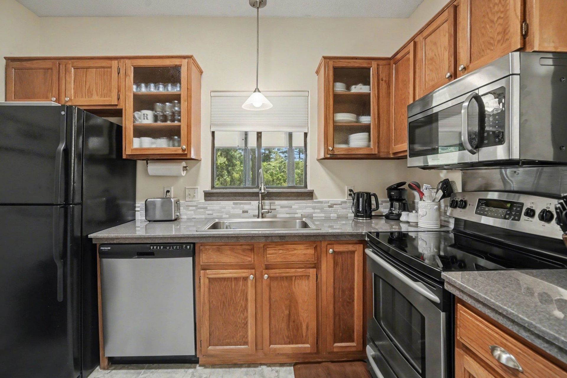 601 Indian Wells Ct. Photo 9