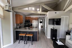 402 Tree Top Ct. photo 4