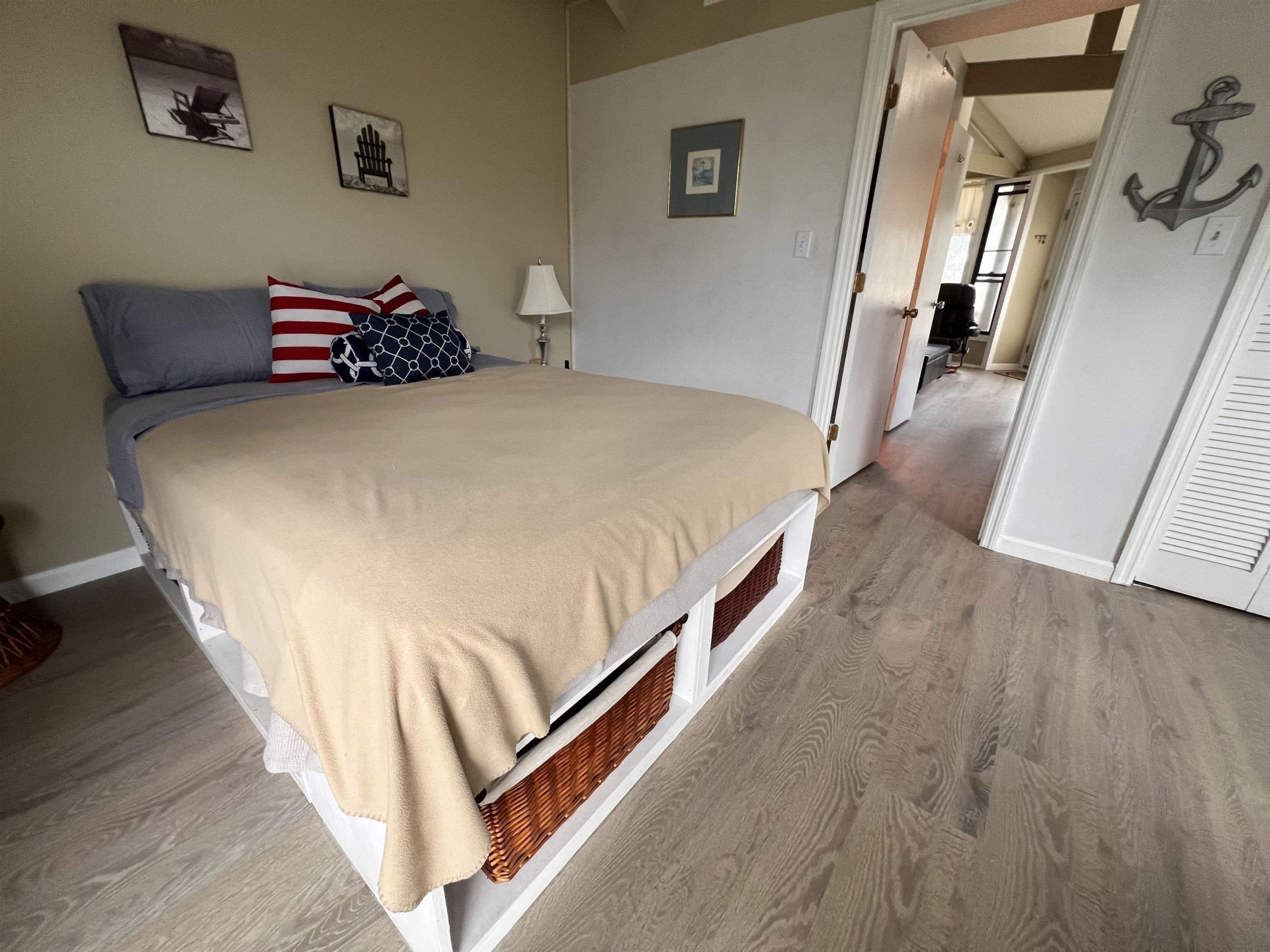 402 Tree Top Ct. Photo 9