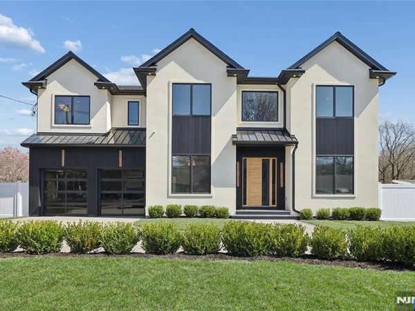 228 Spring Valley Road, PARAMUS, NJ 07652