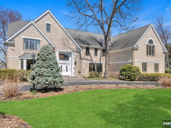 837 Apple Ridge Road, FRANKLIN LAKES, NJ 07417