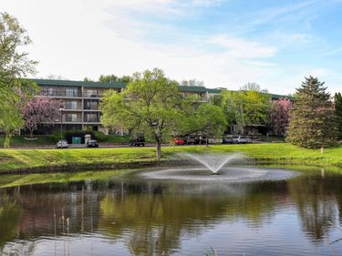 10401 Cedar Lake Road, Unit 405, Hopkins, MN 55305