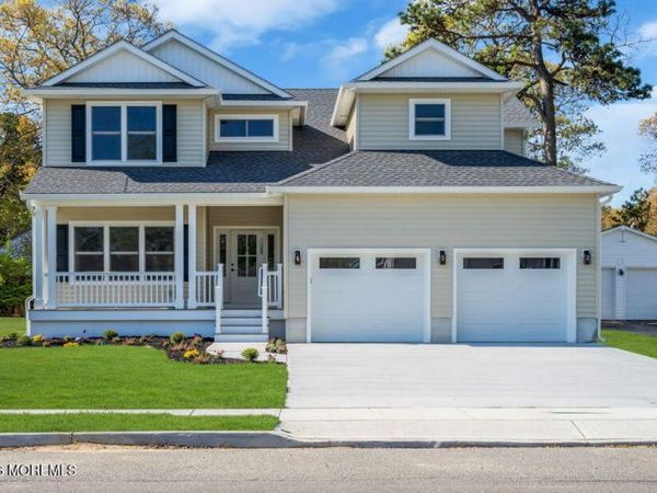 318 E Cape May Avenue, Ocean Gate, NJ 08740