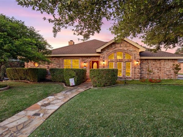 517 Highland Park Drive, Hurst, TX 76054