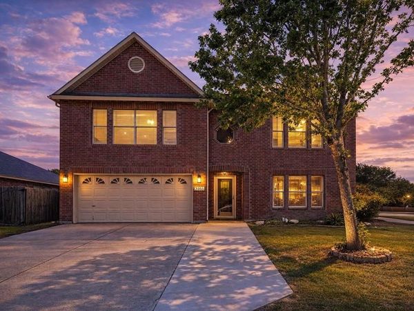 3188 Spyglass Drive, Grand Prairie, TX 75052