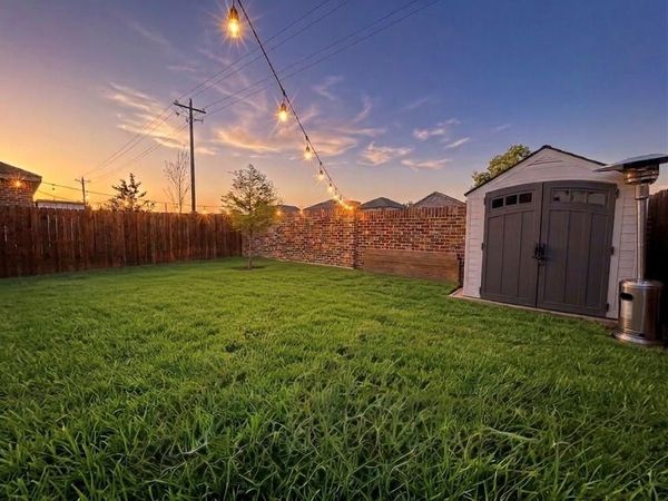 14033 Earlham Street, Pilot Point, TX 76258