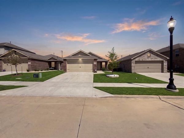 14033 Earlham Street, Pilot Point, TX 76258