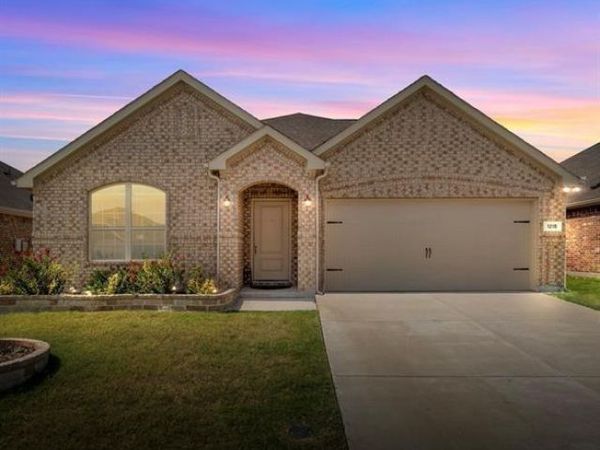 1215 Crescent View Drive, Anna, TX 75409