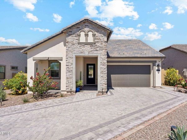 8044 E June Circle, Mesa, AZ 85207