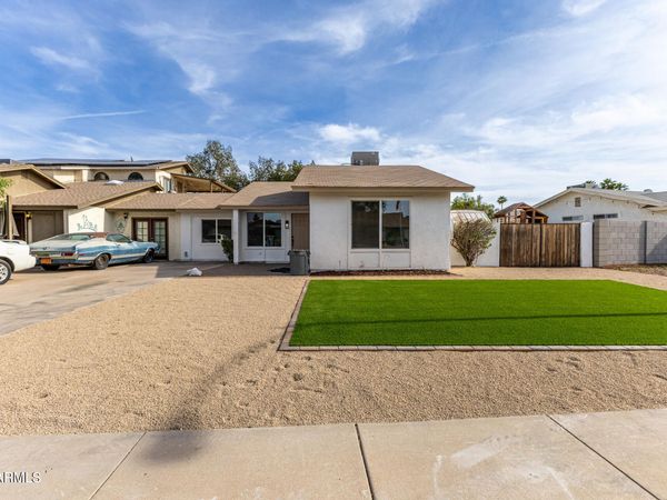 8761 W MEADOW Drive, Peoria, AZ 85382