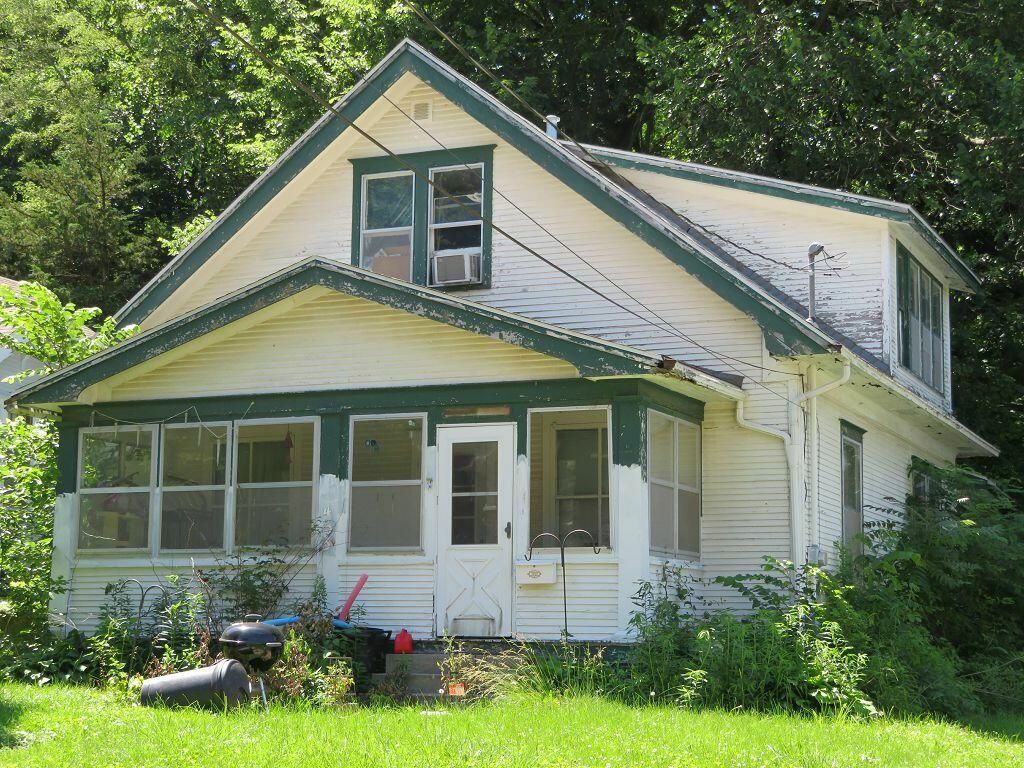 453 Houston Avenue, Council Bluffs, IA 51503 Main Photo