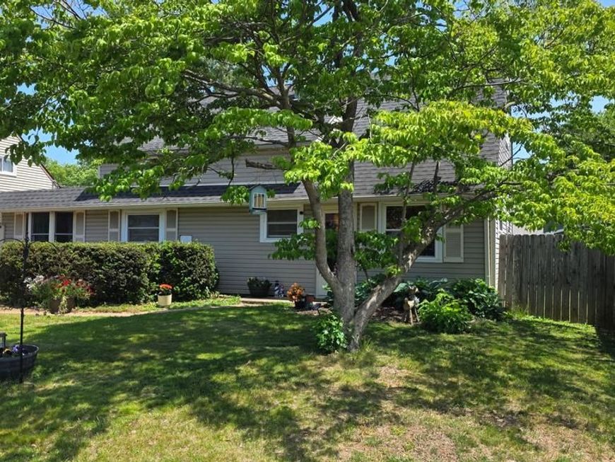 58 Nearwood Lane, Levittown, PA 19054 Main Photo