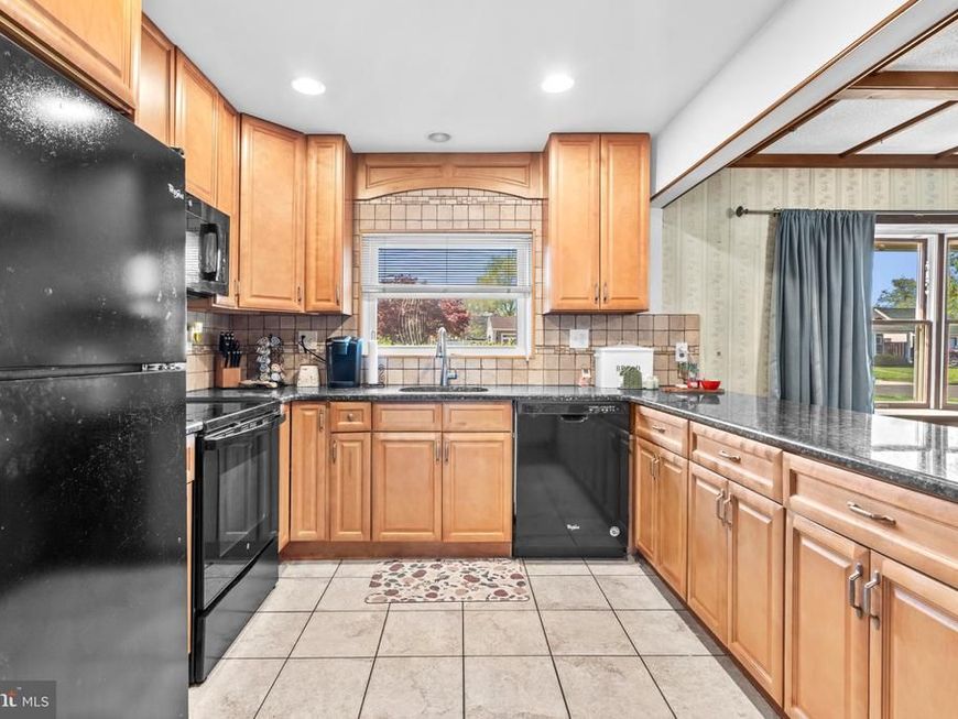58 Nearwood Lane, Levittown, PA 19054 Main Photo