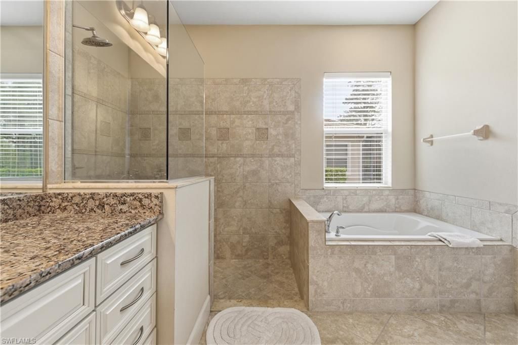 7932 Princeton Dr, Naples, FL 34104 Photo