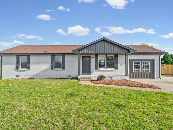 341 Cunningham Ln , Clarksville, TN 37042