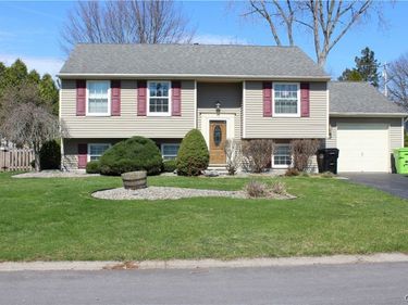 15 Inglesid Lane, Liverpool, NY 13090