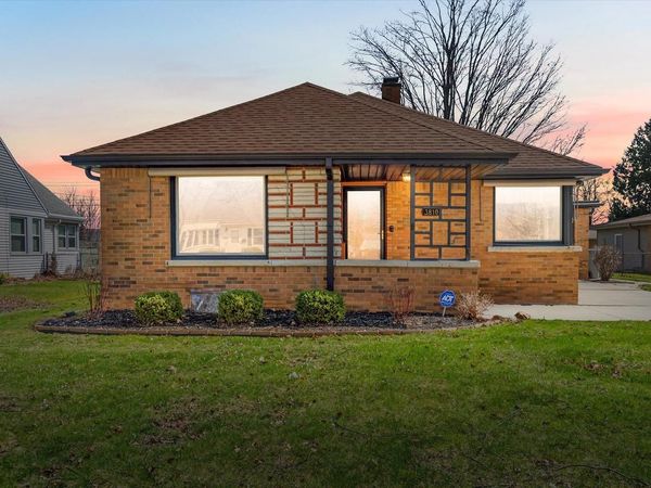 3810 N 86th STREET, Milwaukee, WI 53222