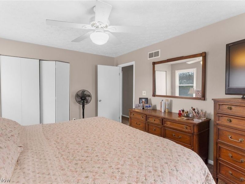 545 Meadowland Court, Hubbard, OH 44425 Photo 16