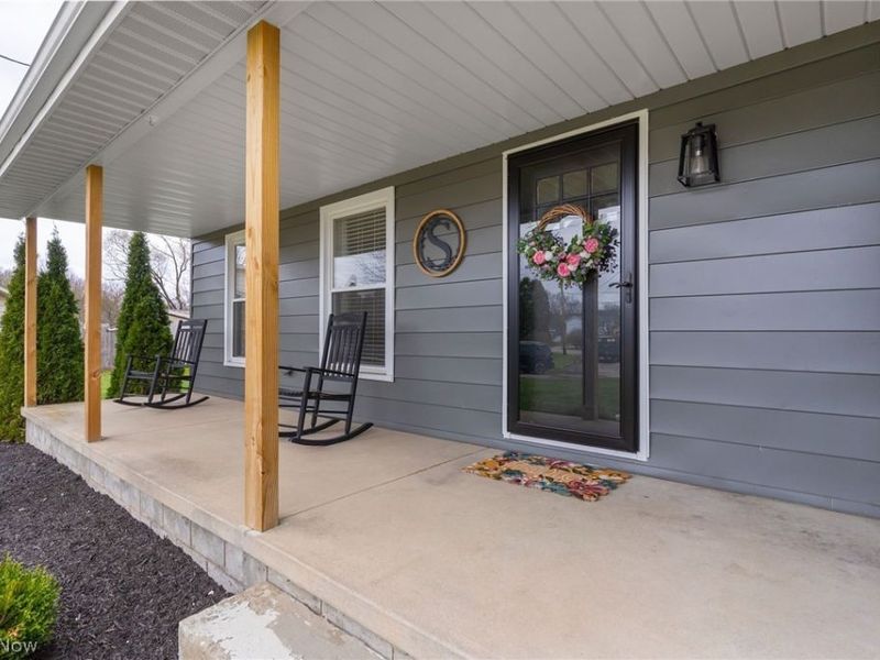 545 Meadowland Court, Hubbard, OH 44425 Photo 2