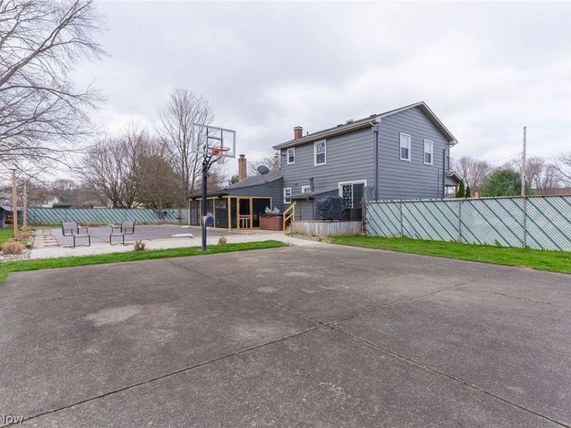 545 Meadowland Court, Hubbard, OH 44425 Photo 25