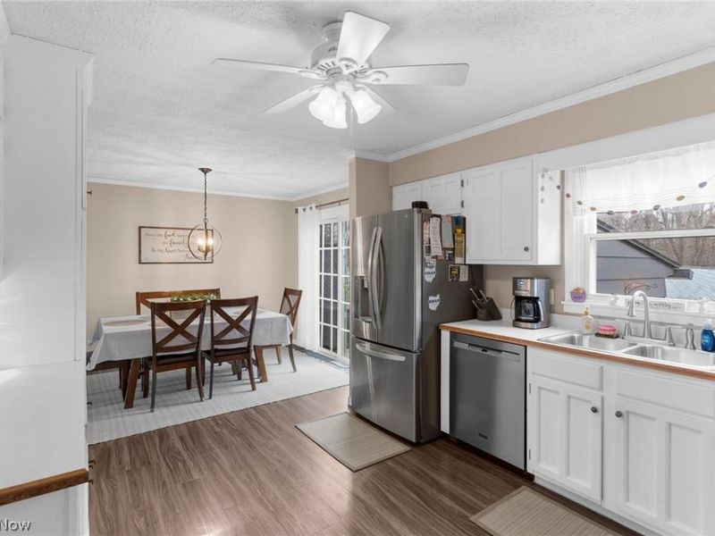 545 Meadowland Court, Hubbard, OH 44425 Photo 5