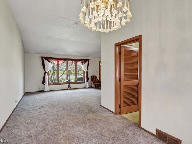 6555 Hunt Circle, Mayfield Village, OH 44143 Photo 12