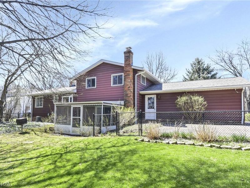 6555 Hunt Circle, Mayfield Village, OH 44143 Photo 5