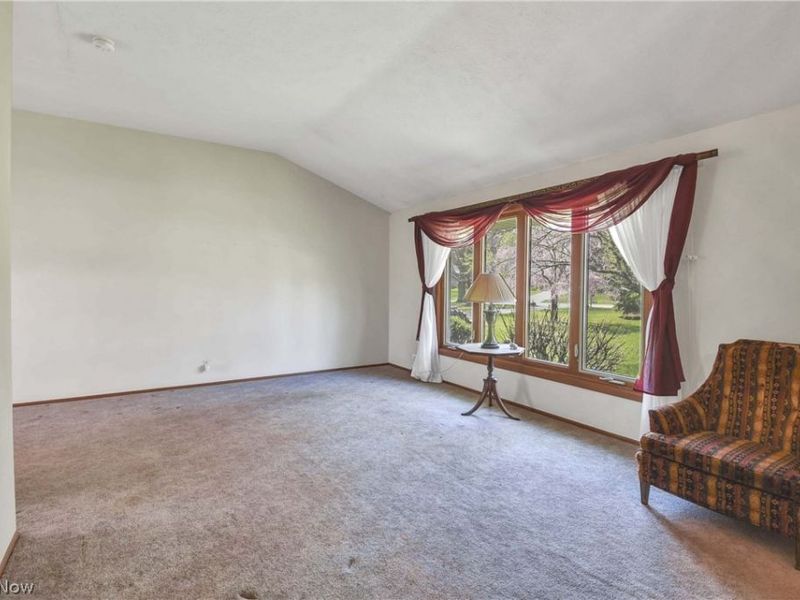 6555 Hunt Circle, Mayfield Village, OH 44143 Photo 9