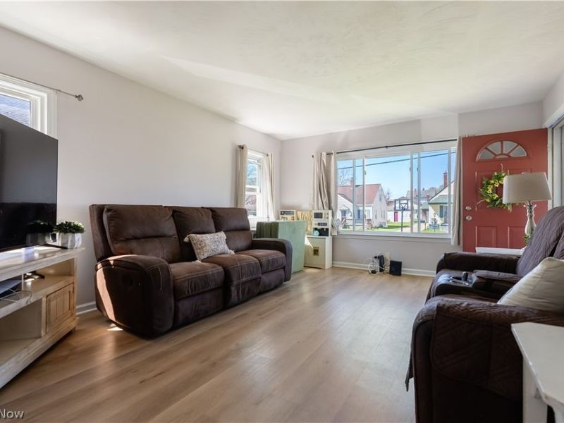 559 Essex Street, Akron, OH 44306 Photo 12