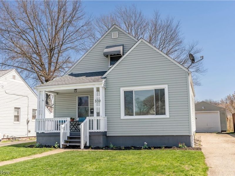 559 Essex Street, Akron, OH 44306 Photo 2