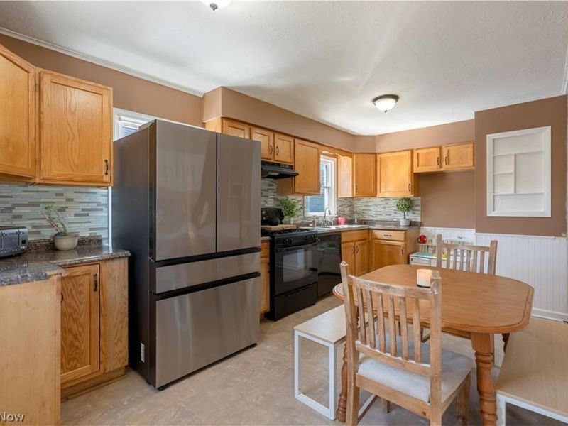 559 Essex Street, Akron, OH 44306 Photo 23