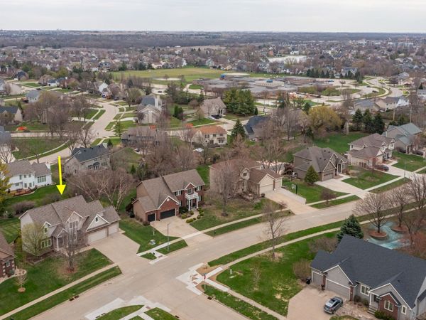2001 NE Innsbruck Drive , Ankeny, IA 50021