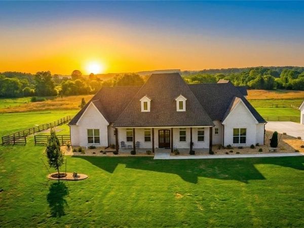 29 Ravenfield Road, Taylorsville, GA 30178