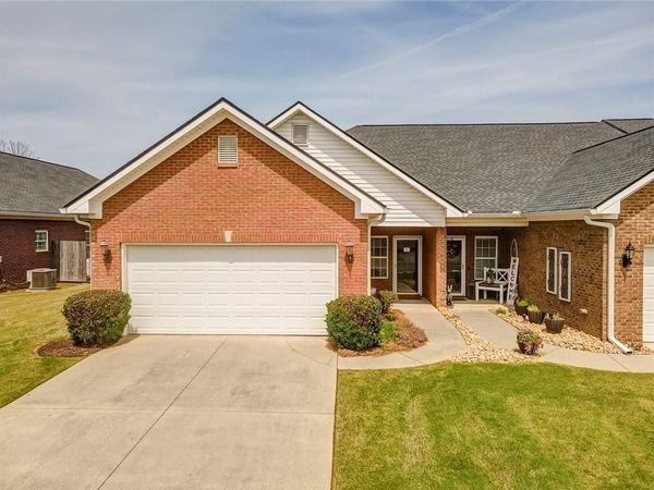 606 Blackwood SE, Calhoun, GA 30701