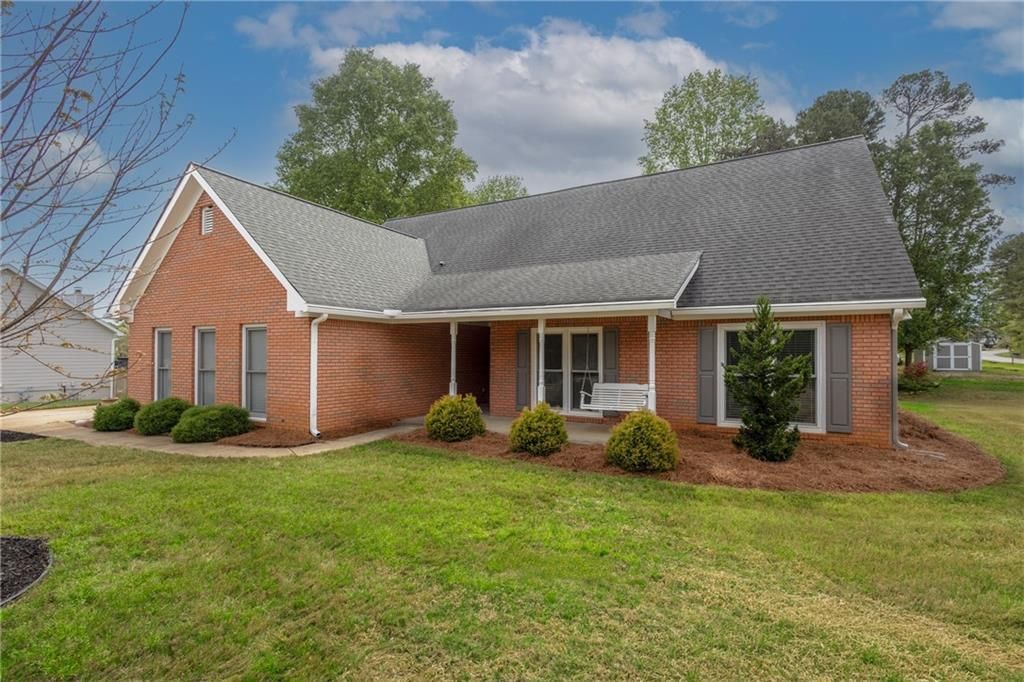 5602 Ivy Green Drive , Buford, GA 30518 Main Photo