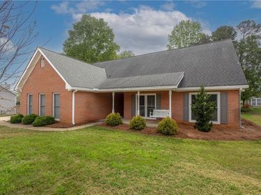 5602 Ivy Green Drive, Buford, GA 30518