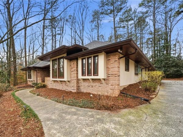 1130 Valley Ridge Court SE, Marietta, GA 30067