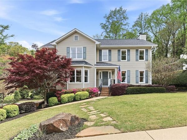 560 Long Oak Drive, Gainesville, GA 30501