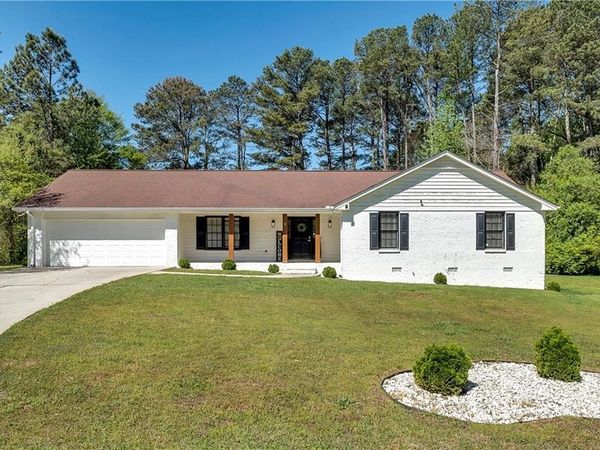 2203 Meadow Drive, Snellville, GA 30078